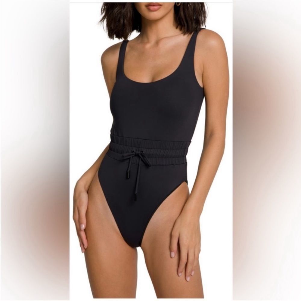 Good American Womens Size 7/4XL Waist Framer One Piece